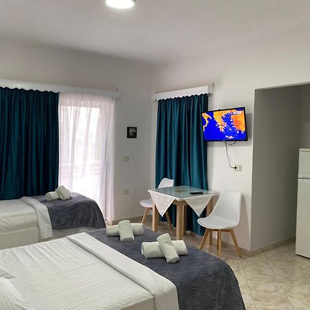 Hotel Vila Kafe Люкове Екстер'єр фото