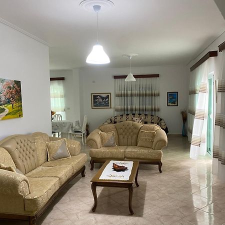 Hotel Vila Kafe Люкове Екстер'єр фото