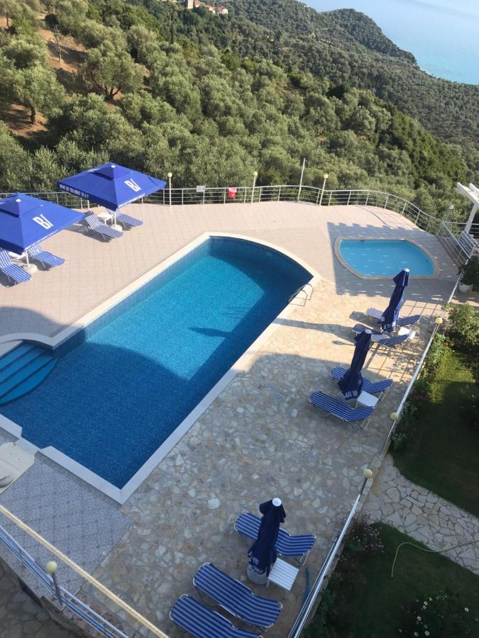 Hotel Vila Kafe Люкове Екстер'єр фото