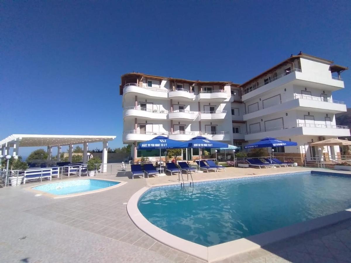 Hotel Vila Kafe Люкове Екстер'єр фото
