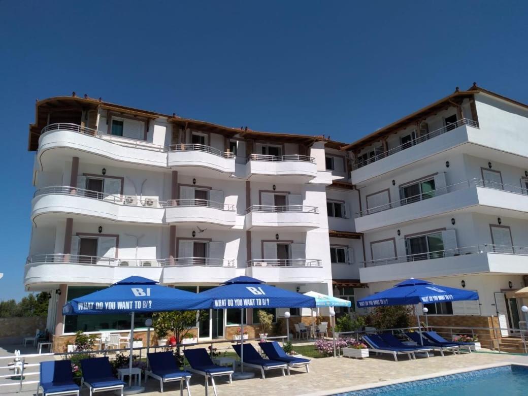 Hotel Vila Kafe Люкове Екстер'єр фото