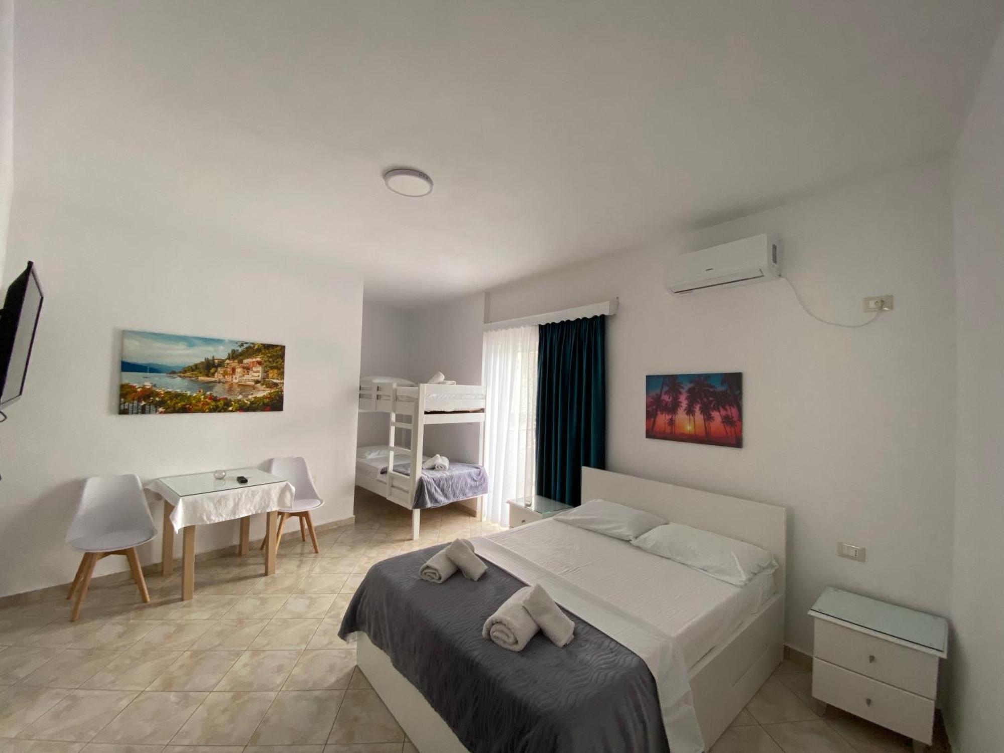 Hotel Vila Kafe Люкове Екстер'єр фото