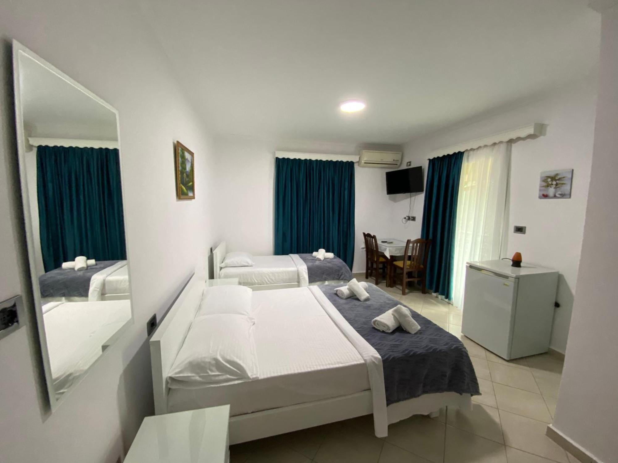 Hotel Vila Kafe Люкове Екстер'єр фото