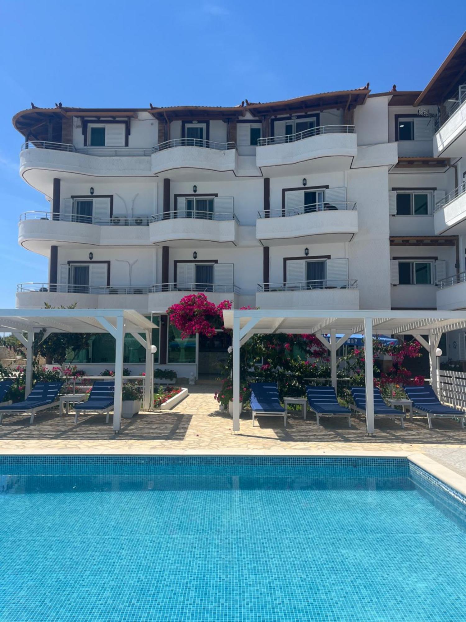 Hotel Vila Kafe Люкове Екстер'єр фото
