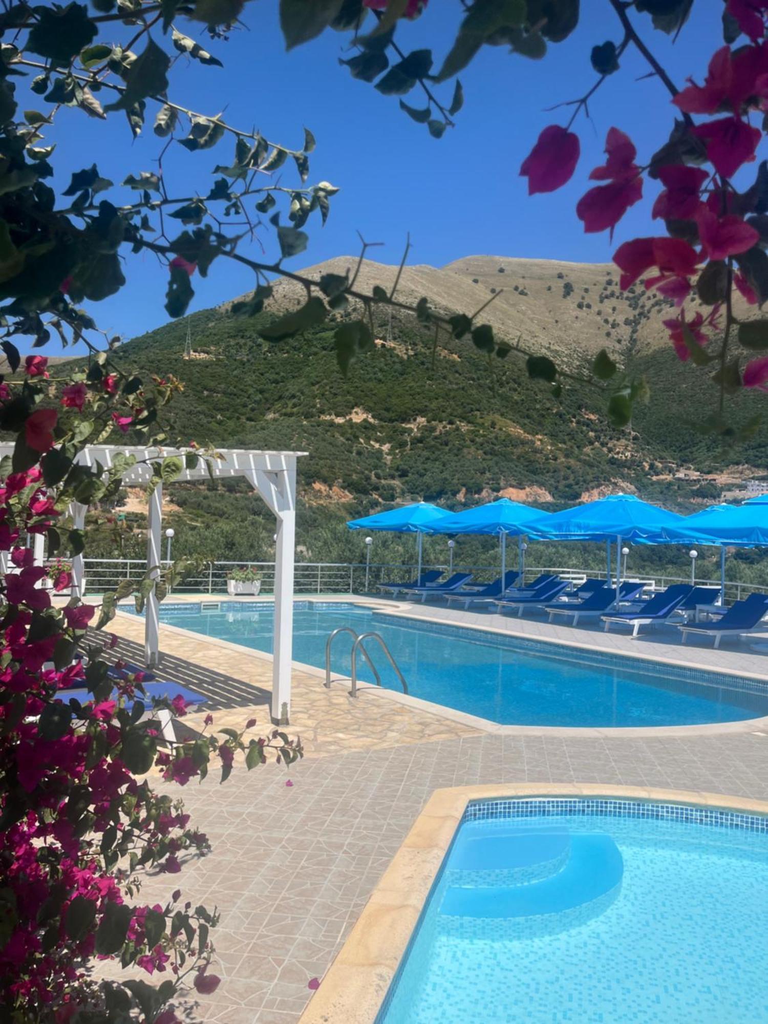 Hotel Vila Kafe Люкове Екстер'єр фото