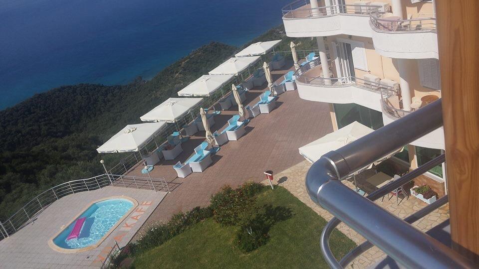 Hotel Vila Kafe Люкове Екстер'єр фото