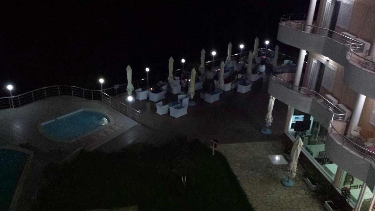 Hotel Vila Kafe Люкове Екстер'єр фото
