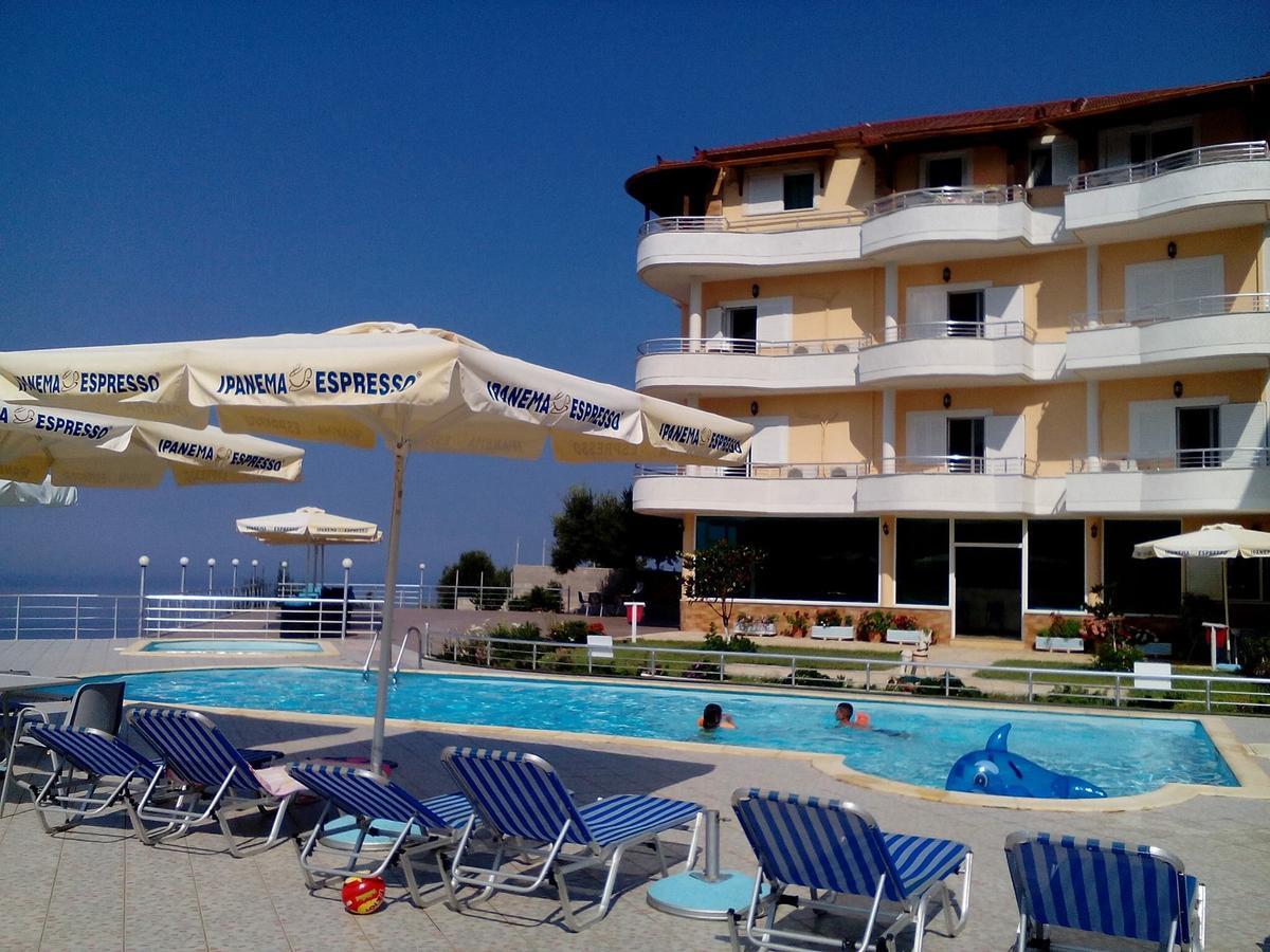 Hotel Vila Kafe Люкове Екстер'єр фото