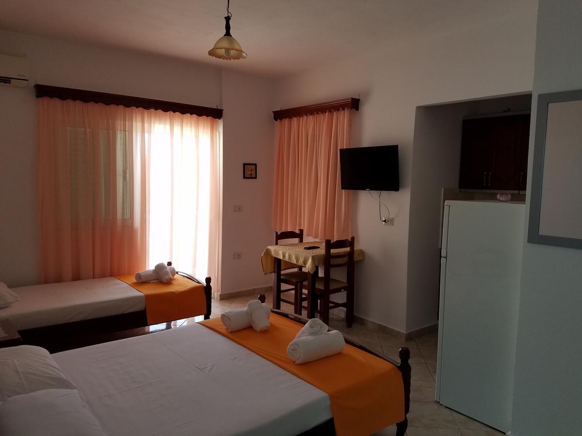 Hotel Vila Kafe Люкове Екстер'єр фото