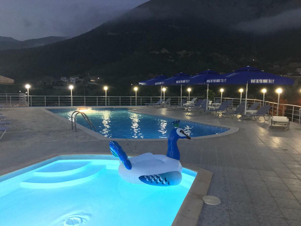 Hotel Vila Kafe Люкове Екстер'єр фото