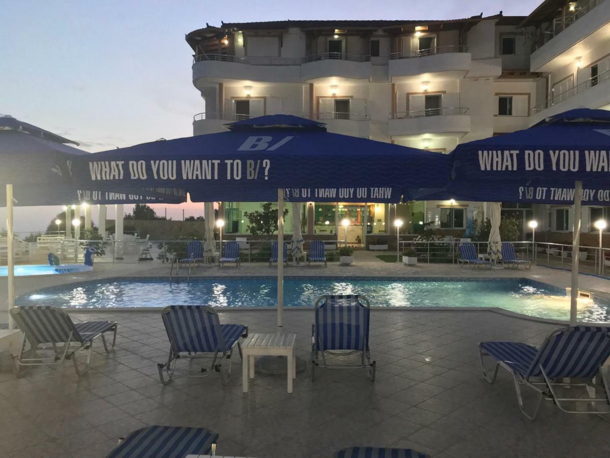 Hotel Vila Kafe Люкове Екстер'єр фото