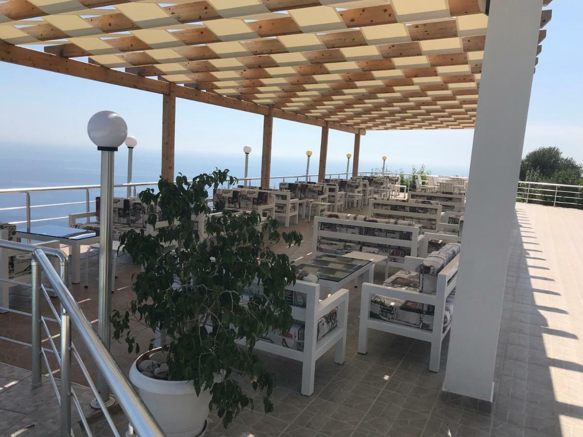 Hotel Vila Kafe Люкове Екстер'єр фото