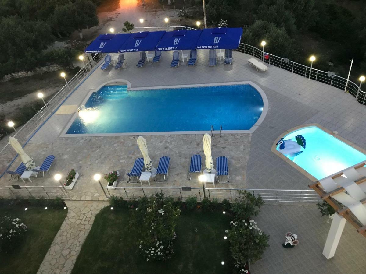Hotel Vila Kafe Люкове Екстер'єр фото